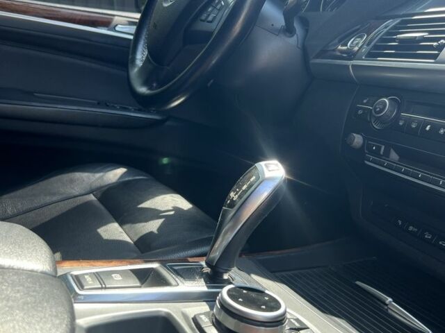 Білий БМВ Х5, об'ємом двигуна 3 л та пробігом 280 тис. км за 13000 $, фото 7 на Automoto.ua