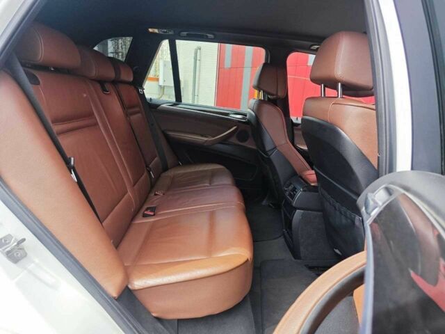 Белый БМВ Х5, объемом двигателя 3 л и пробегом 148 тыс. км за 17000 $, фото 9 на Automoto.ua