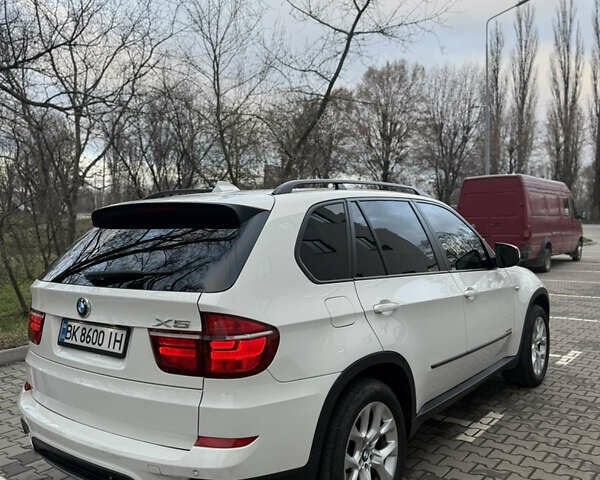 Белый БМВ Х5, объемом двигателя 2.99 л и пробегом 259 тыс. км за 16400 $, фото 68 на Automoto.ua