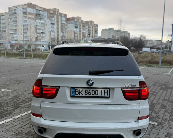 Белый БМВ Х5, объемом двигателя 2.99 л и пробегом 259 тыс. км за 16400 $, фото 86 на Automoto.ua