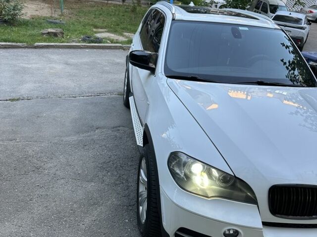 Білий БМВ Х5, об'ємом двигуна 3 л та пробігом 312 тис. км за 16700 $, фото 1 на Automoto.ua