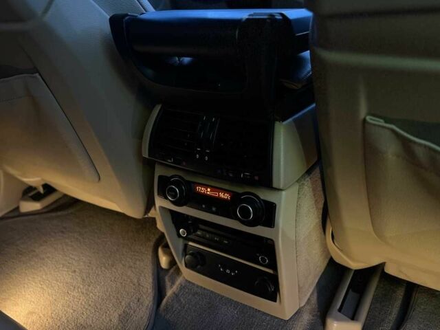 Белый БМВ Х5, объемом двигателя 3 л и пробегом 325 тыс. км за 13700 $, фото 21 на Automoto.ua
