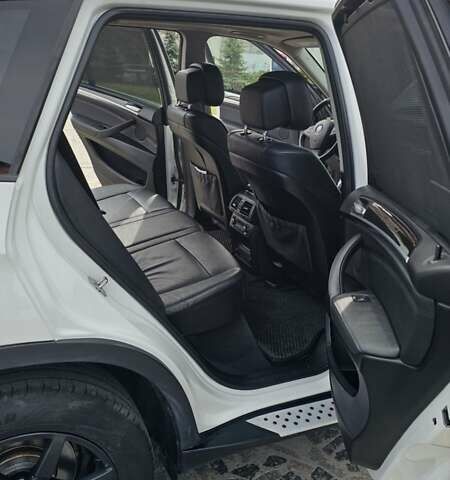 Білий БМВ Х5, об'ємом двигуна 2.99 л та пробігом 212 тис. км за 21100 $, фото 15 на Automoto.ua