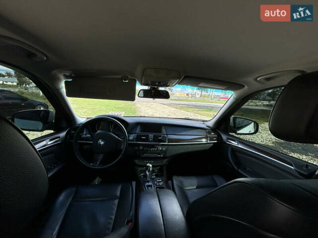Белый БМВ Х5, объемом двигателя 2.98 л и пробегом 225 тыс. км за 11800 $, фото 8 на Automoto.ua