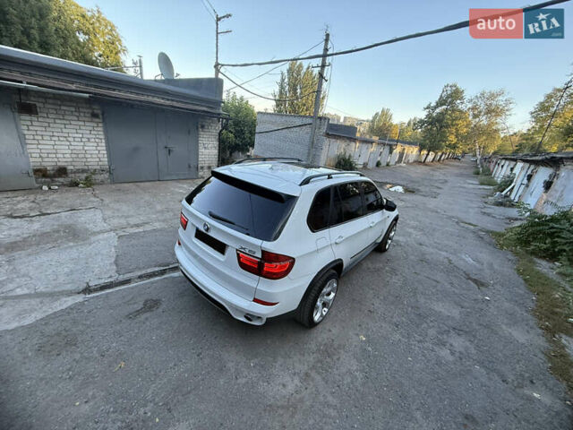 Белый БМВ Х5, объемом двигателя 3.5 л и пробегом 315 тыс. км за 18000 $, фото 8 на Automoto.ua