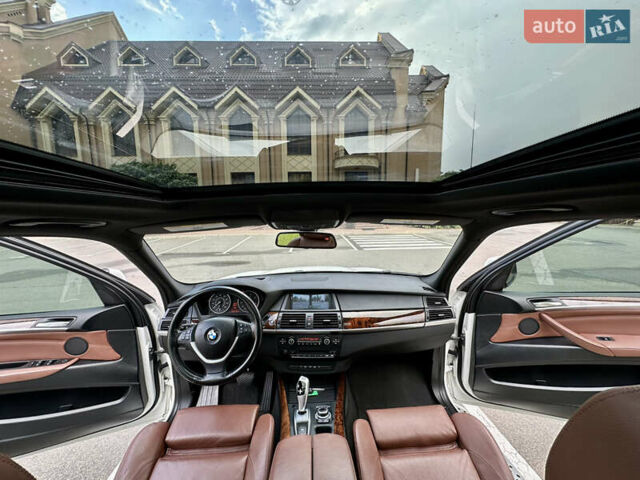 Белый БМВ Х5, объемом двигателя 3 л и пробегом 214 тыс. км за 18499 $, фото 41 на Automoto.ua