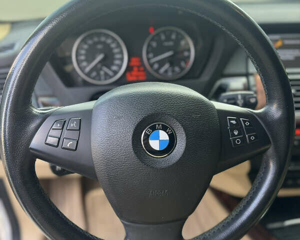 Білий БМВ Х5, об'ємом двигуна 2.98 л та пробігом 294 тис. км за 14700 $, фото 13 на Automoto.ua