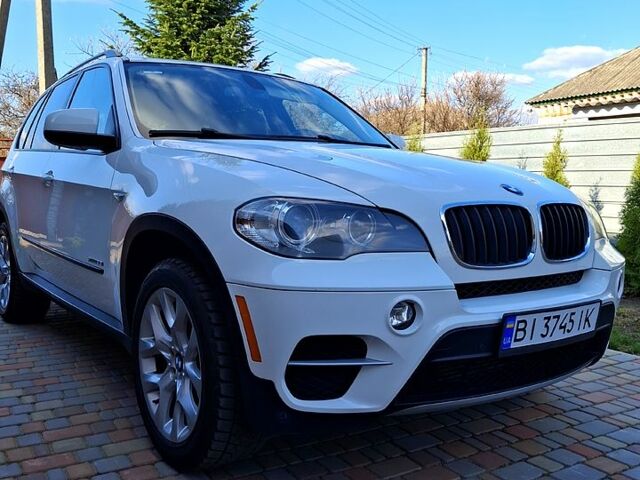 Белый БМВ Х5, объемом двигателя 3 л и пробегом 231 тыс. км за 12800 $, фото 2 на Automoto.ua