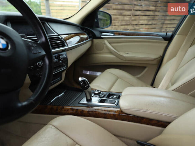 Белый БМВ Х5, объемом двигателя 3 л и пробегом 244 тыс. км за 17500 $, фото 15 на Automoto.ua