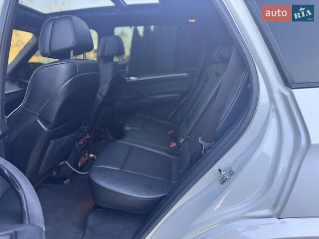 Белый БМВ Х5, объемом двигателя 3 л и пробегом 234 тыс. км за 15800 $, фото 50 на Automoto.ua