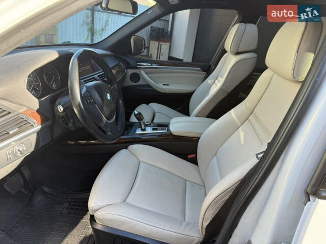 Білий БМВ Х5, об'ємом двигуна 2.99 л та пробігом 264 тис. км за 17500 $, фото 11 на Automoto.ua