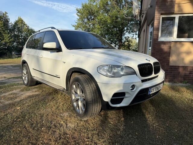 Белый БМВ Х5, объемом двигателя 3 л и пробегом 250 тыс. км за 15000 $, фото 2 на Automoto.ua