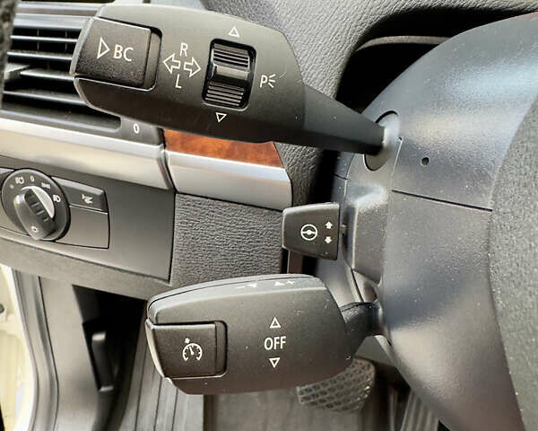 Білий БМВ Х5, об'ємом двигуна 3 л та пробігом 214 тис. км за 18999 $, фото 51 на Automoto.ua
