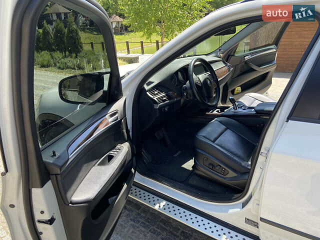 Білий БМВ Х5, об'ємом двигуна 2.99 л та пробігом 200 тис. км за 17100 $, фото 16 на Automoto.ua