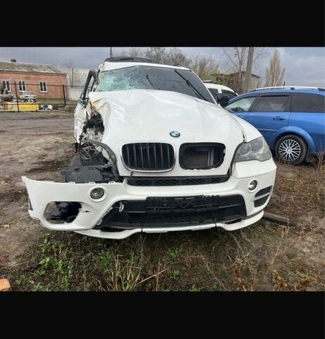 Белый БМВ Х5, объемом двигателя 3 л и пробегом 190 тыс. км за 7600 $, фото 2 на Automoto.ua