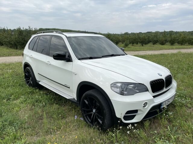 Белый БМВ Х5, объемом двигателя 3 л и пробегом 233 тыс. км за 18800 $, фото 1 на Automoto.ua