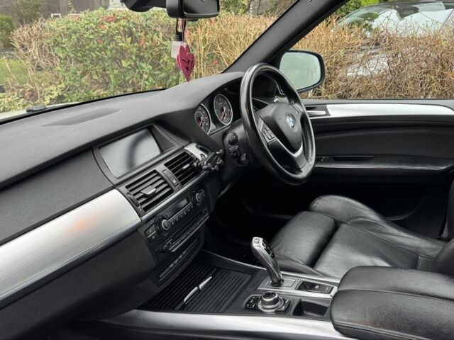 Белый БМВ Х5, объемом двигателя 3 л и пробегом 1 тыс. км за 8118 $, фото 3 на Automoto.ua