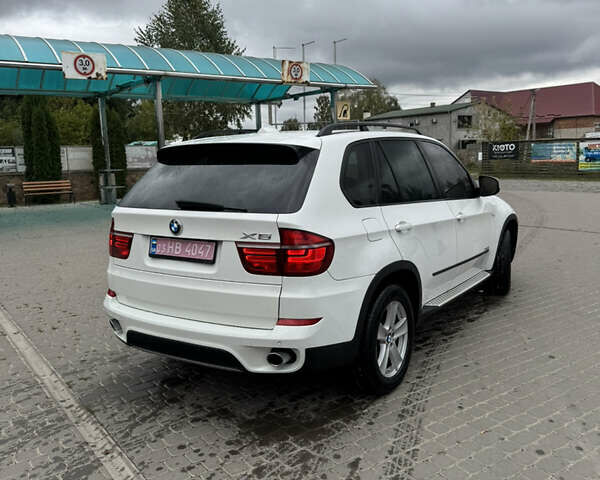 Белый БМВ Х5, объемом двигателя 3 л и пробегом 330 тыс. км за 17050 $, фото 2 на Automoto.ua