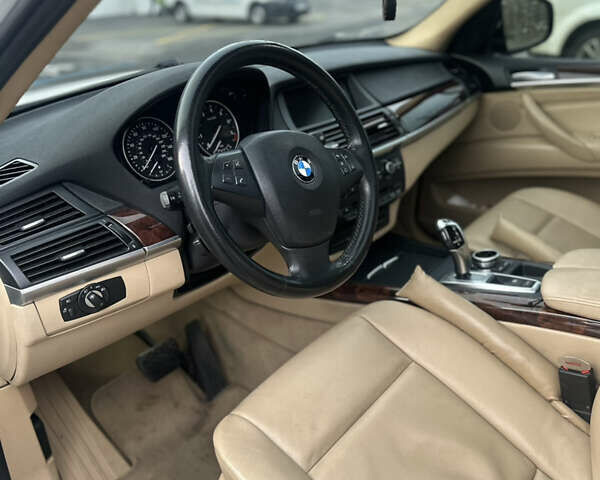 Білий БМВ Х5, об'ємом двигуна 2.98 л та пробігом 178 тис. км за 15500 $, фото 10 на Automoto.ua