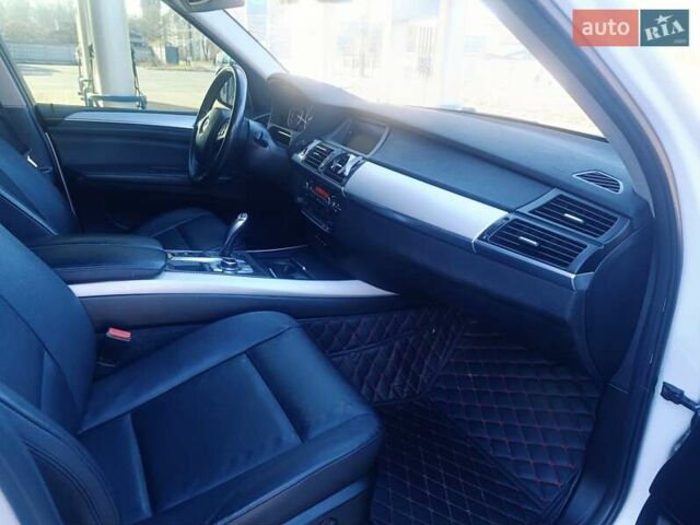 Білий БМВ Х5, об'ємом двигуна 3 л та пробігом 263 тис. км за 12600 $, фото 23 на Automoto.ua