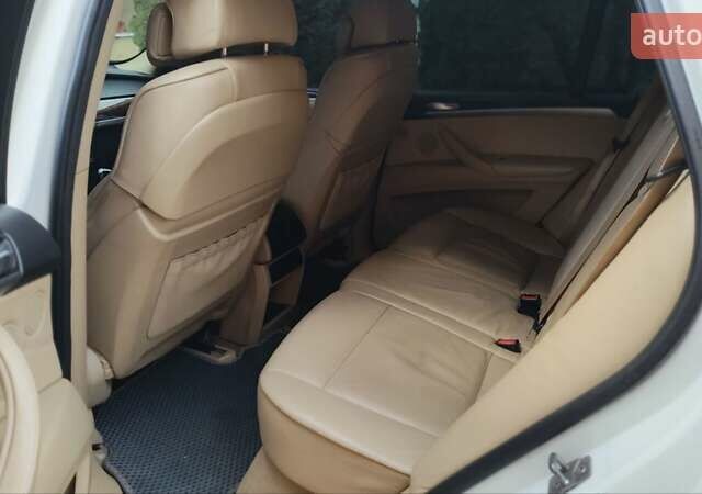 Білий БМВ Х5, об'ємом двигуна 3.5 л та пробігом 291 тис. км за 12500 $, фото 12 на Automoto.ua