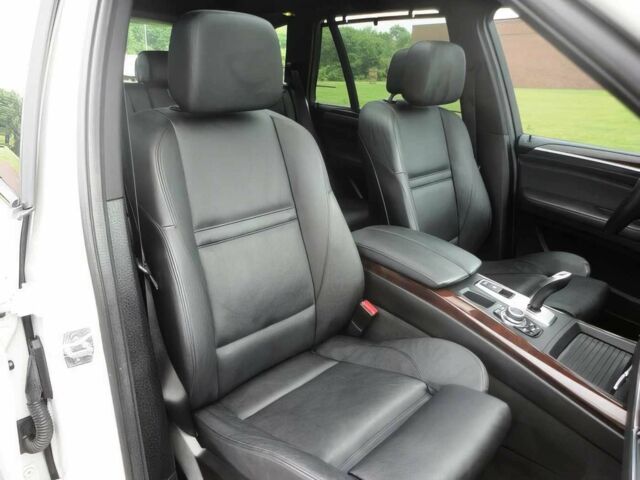 БМВ Х5 2012 в Днепре (Днепропетровске) на Automoto.ua Белый БМВ Х5, объемом двигателя 3 л и пробегом 103 тыс. км за 3500 $, фото 9 на Automoto.ua