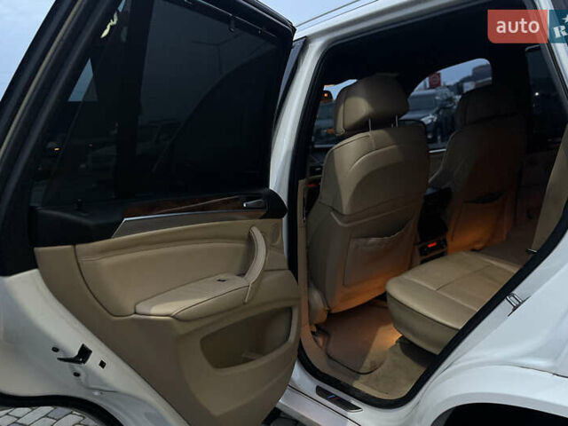 Белый БМВ Х5, объемом двигателя 3 л и пробегом 325 тыс. км за 13700 $, фото 26 на Automoto.ua