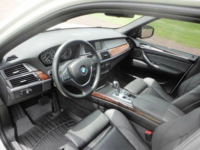 БМВ Х5 2012 в Днепре (Днепропетровске) на Automoto.ua Белый БМВ Х5, объемом двигателя 3 л и пробегом 103 тыс. км за 3500 $, фото 10 на Automoto.ua