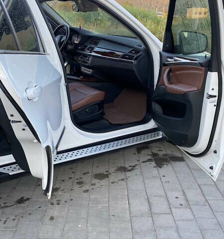 Белый БМВ Х5, объемом двигателя 2.98 л и пробегом 145 тыс. км за 18500 $, фото 4 на Automoto.ua