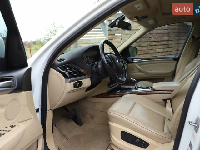 Белый БМВ Х5, объемом двигателя 3 л и пробегом 244 тыс. км за 17500 $, фото 14 на Automoto.ua