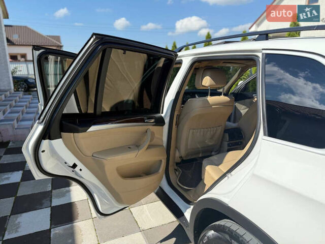 Белый БМВ Х5, объемом двигателя 3 л и пробегом 231 тыс. км за 11999 $, фото 26 на Automoto.ua