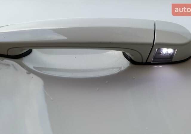 Білий БМВ Х5, об'ємом двигуна 3.5 л та пробігом 291 тис. км за 12500 $, фото 9 на Automoto.ua