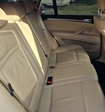 Белый БМВ Х5, объемом двигателя 3 л и пробегом 347 тыс. км за 17000 $, фото 12 на Automoto.ua