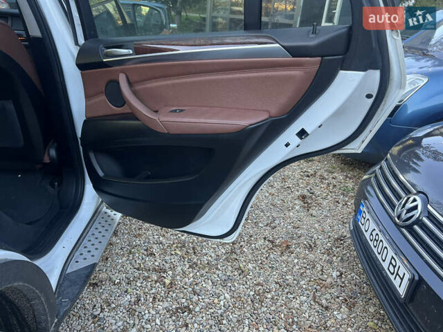 Белый БМВ Х5, объемом двигателя 2.98 л и пробегом 171 тыс. км за 12500 $, фото 18 на Automoto.ua