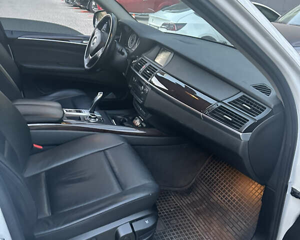 Білий БМВ Х5, об'ємом двигуна 2.99 л та пробігом 190 тис. км за 17500 $, фото 25 на Automoto.ua