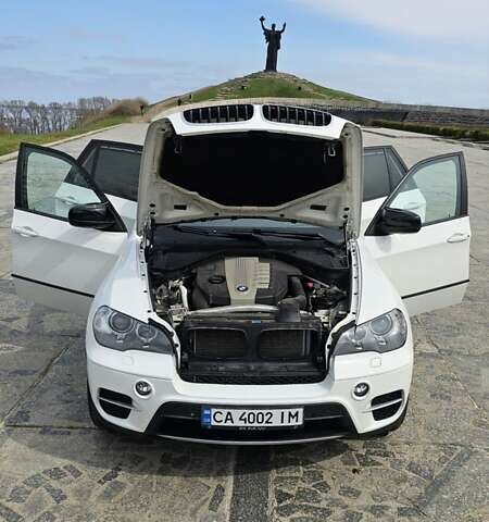 Білий БМВ Х5, об'ємом двигуна 2.99 л та пробігом 212 тис. км за 21100 $, фото 20 на Automoto.ua