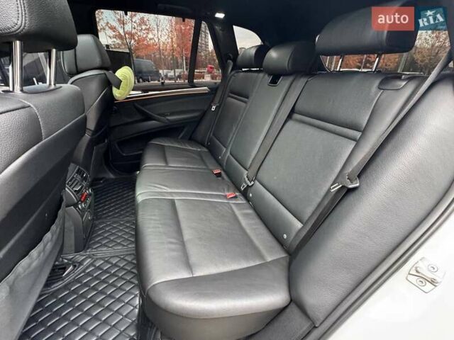 Белый БМВ Х5, объемом двигателя 2.98 л и пробегом 291 тыс. км за 16990 $, фото 8 на Automoto.ua