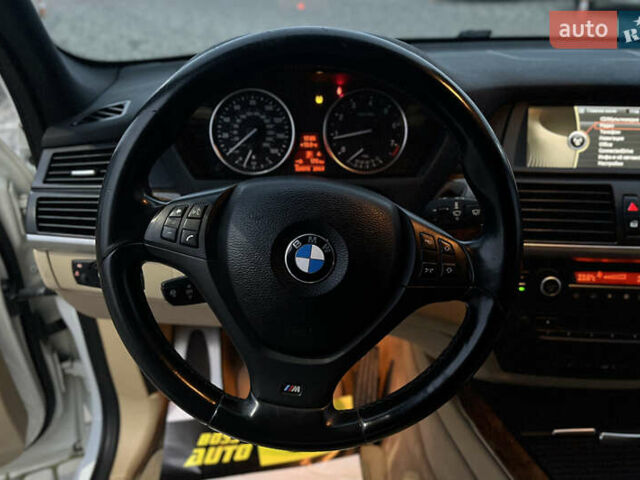 Белый БМВ Х5, объемом двигателя 3 л и пробегом 325 тыс. км за 13700 $, фото 11 на Automoto.ua