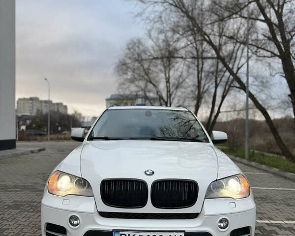 Белый БМВ Х5, объемом двигателя 2.99 л и пробегом 259 тыс. км за 16400 $, фото 49 на Automoto.ua