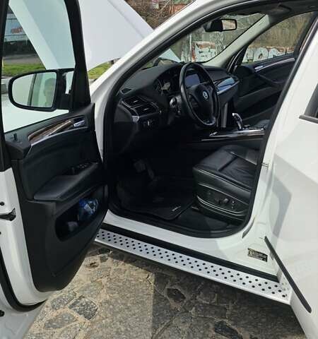 Білий БМВ Х5, об'ємом двигуна 2.99 л та пробігом 212 тис. км за 21100 $, фото 12 на Automoto.ua