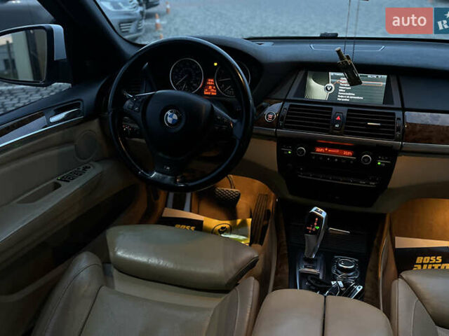 Белый БМВ Х5, объемом двигателя 3 л и пробегом 325 тыс. км за 13700 $, фото 9 на Automoto.ua