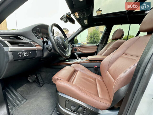 Белый БМВ Х5, объемом двигателя 3 л и пробегом 214 тыс. км за 18499 $, фото 35 на Automoto.ua