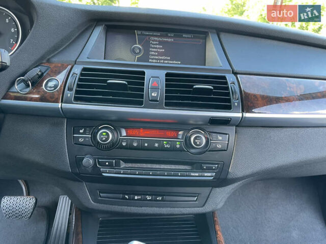 Белый БМВ Х5, объемом двигателя 3 л и пробегом 145 тыс. км за 19000 $, фото 14 на Automoto.ua