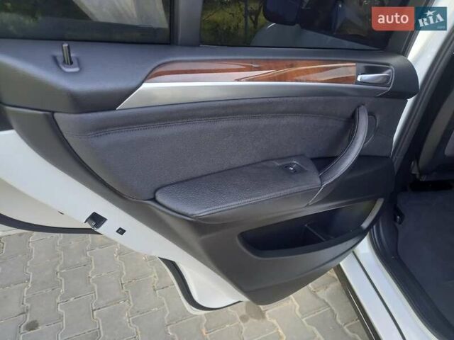 Белый БМВ Х5, объемом двигателя 2.98 л и пробегом 133 тыс. км за 19500 $, фото 2 на Automoto.ua