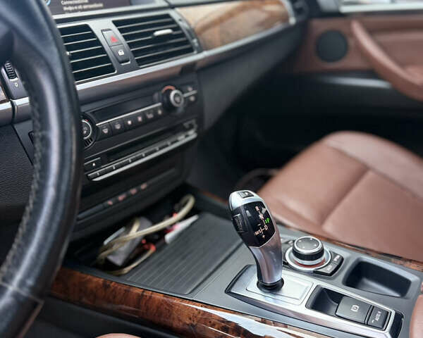 Белый БМВ Х5, объемом двигателя 2.99 л и пробегом 259 тыс. км за 16400 $, фото 12 на Automoto.ua