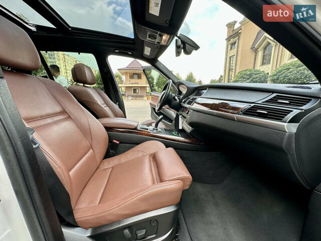 Белый БМВ Х5, объемом двигателя 3 л и пробегом 214 тыс. км за 18499 $, фото 37 на Automoto.ua