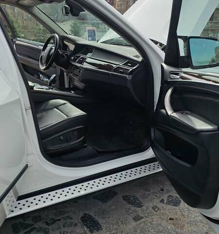 Білий БМВ Х5, об'ємом двигуна 2.99 л та пробігом 212 тис. км за 21100 $, фото 13 на Automoto.ua