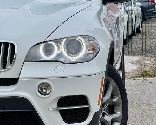 Білий БМВ Х5, об'ємом двигуна 3 л та пробігом 162 тис. км за 22500 $, фото 65 на Automoto.ua