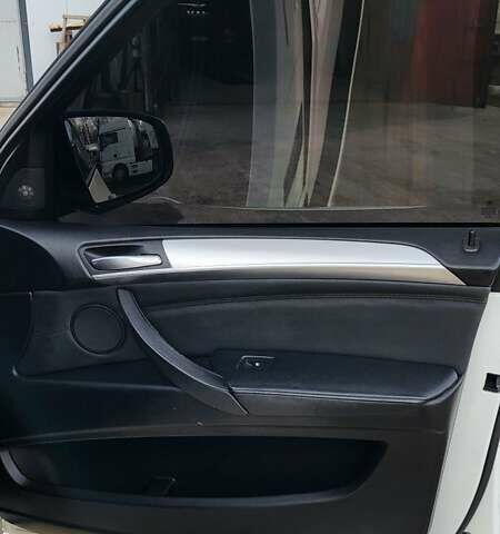 Белый БМВ Х5, объемом двигателя 2.99 л и пробегом 195 тыс. км за 30000 $, фото 9 на Automoto.ua