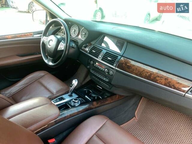 Белый БМВ Х5, объемом двигателя 3 л и пробегом 212 тыс. км за 17440 $, фото 26 на Automoto.ua
